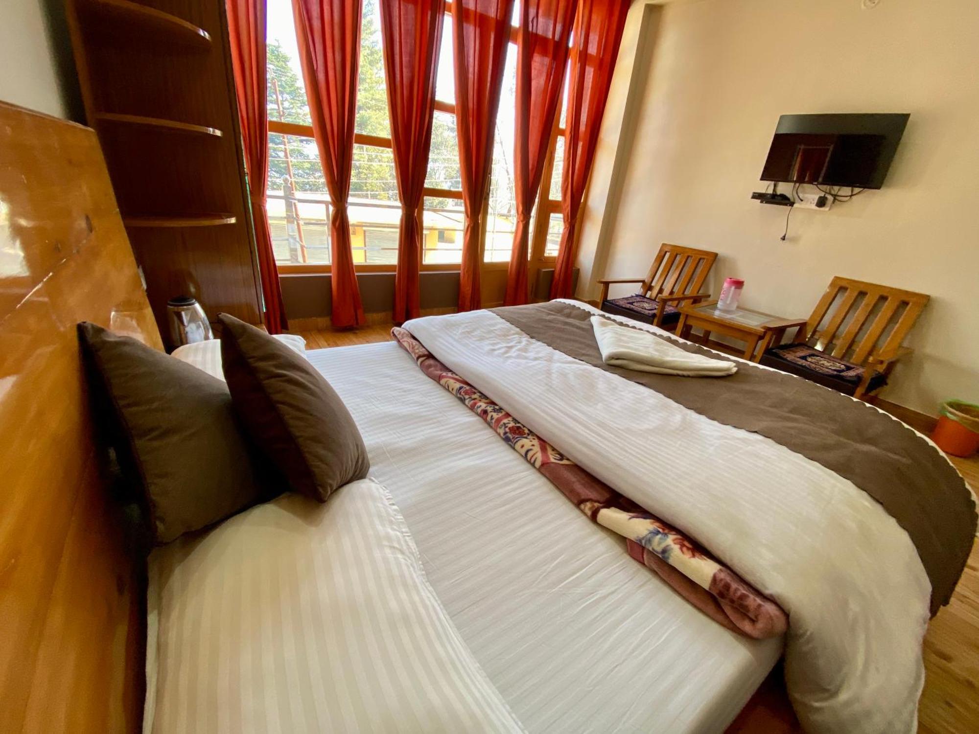 Munsyari Hotel Mansarovar Inn מראה חיצוני תמונה